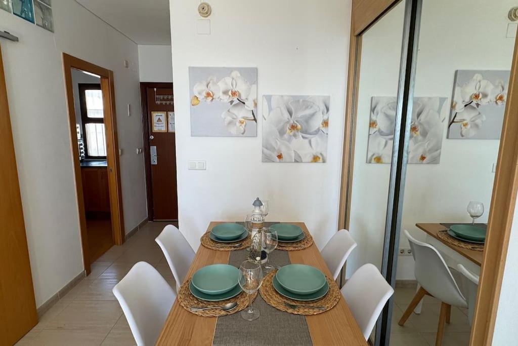 Apartamento Apartamento A PIE DE PLAYA con terraza y piscinas Benalmádena Exterior foto